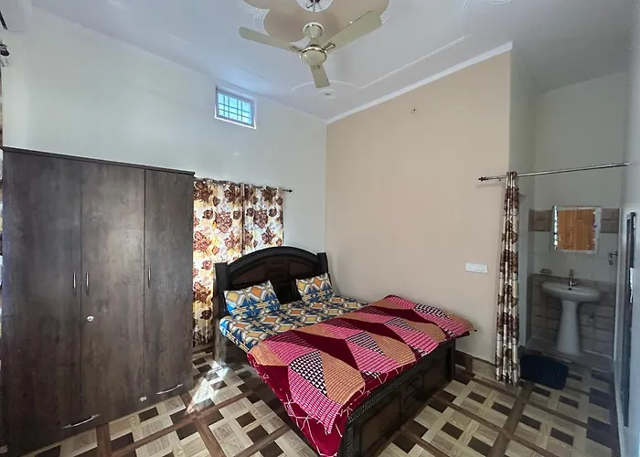 Gaharwar Home Stay