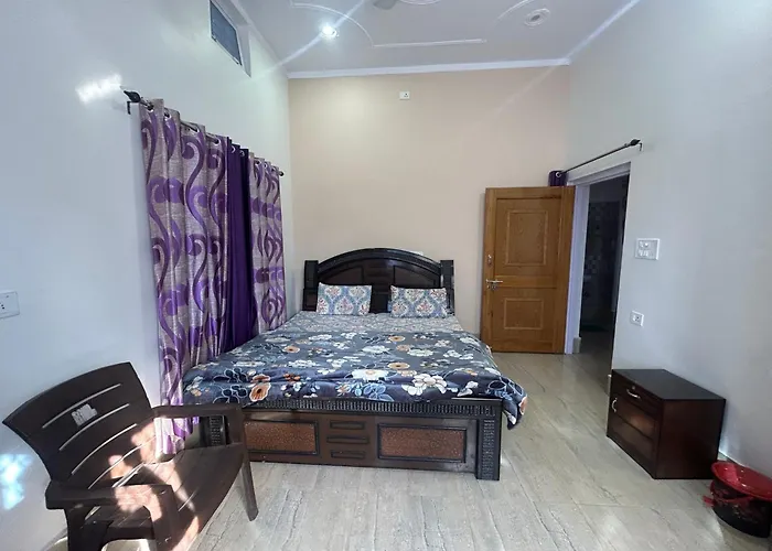 Gaharwar Home Stay